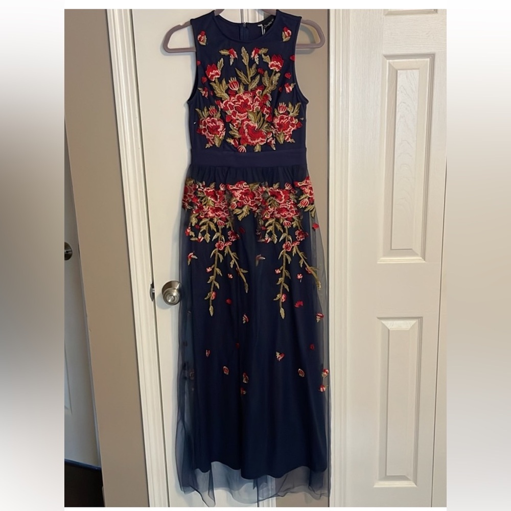 NWT Simplee embroidered flower tulle dress